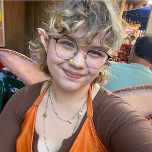 Meet your Posher, Viola june